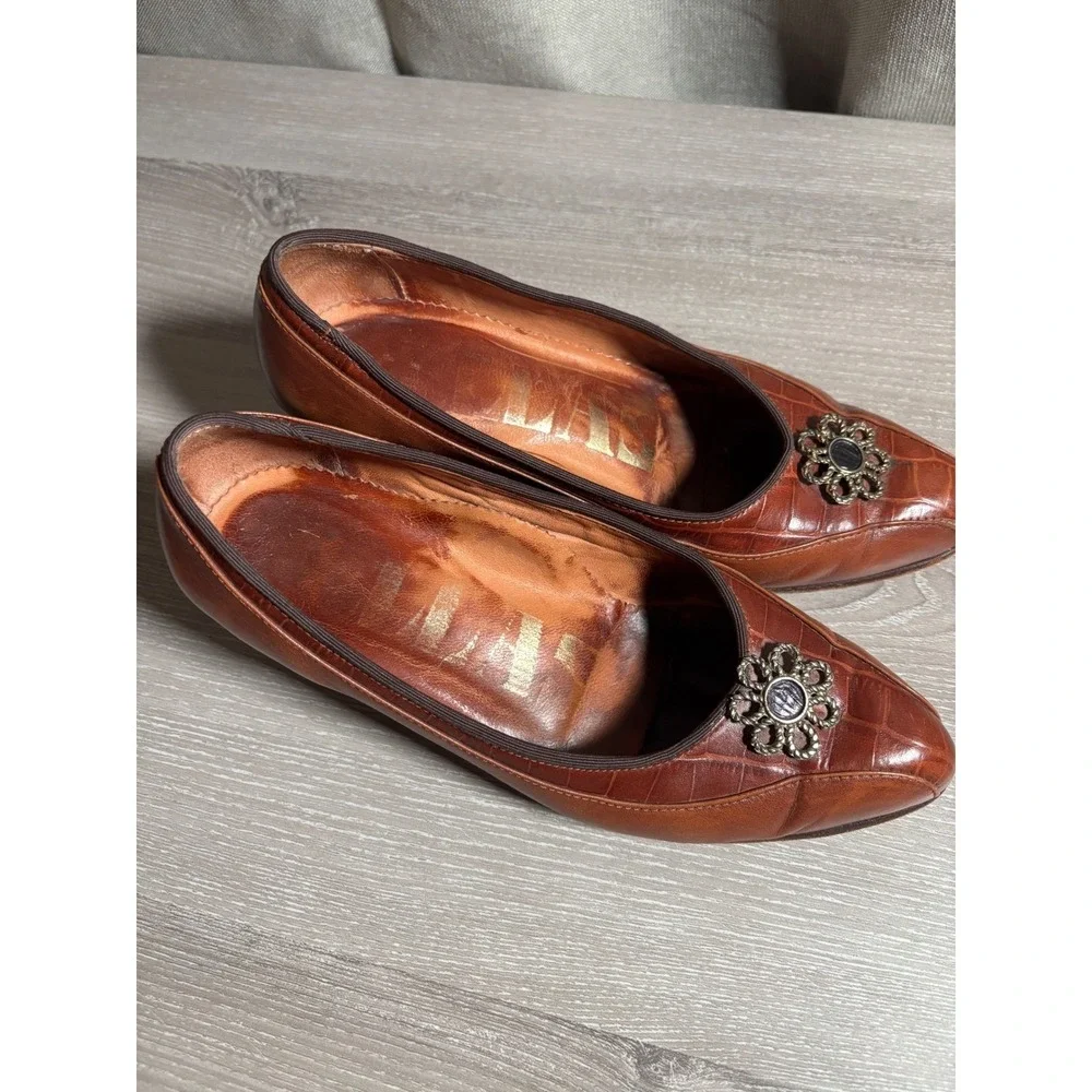 Elias Vintage Size 6 Brown Leather Croc Embossed Medallion Block Heel Pumps boho